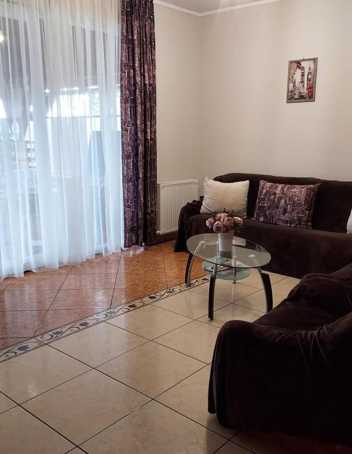 Kara Apartman Odorheiu Secuiesc Zewnętrze zdjęcie